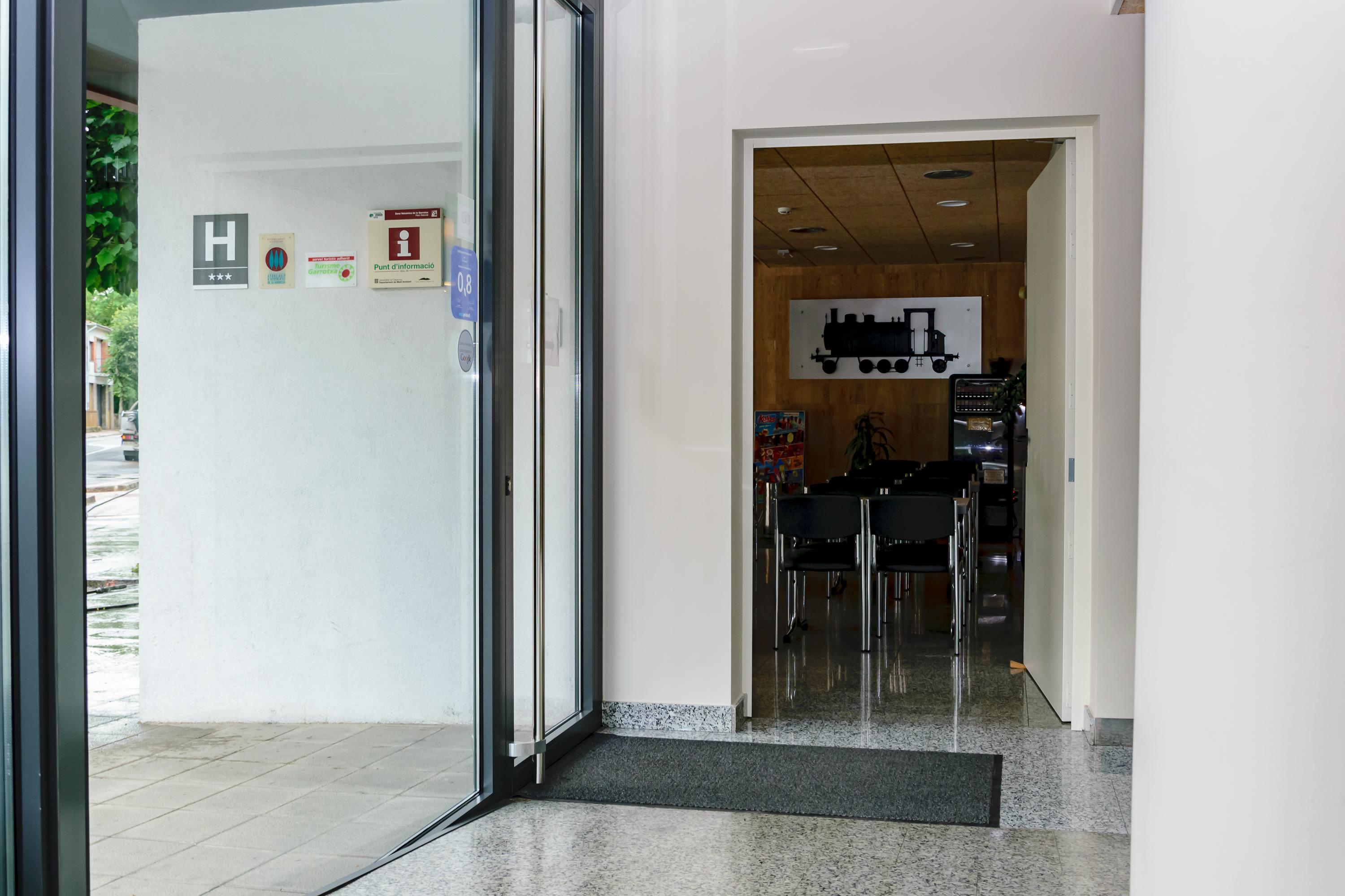 Hotel Estacio (Adults Only) Olot Exterior foto